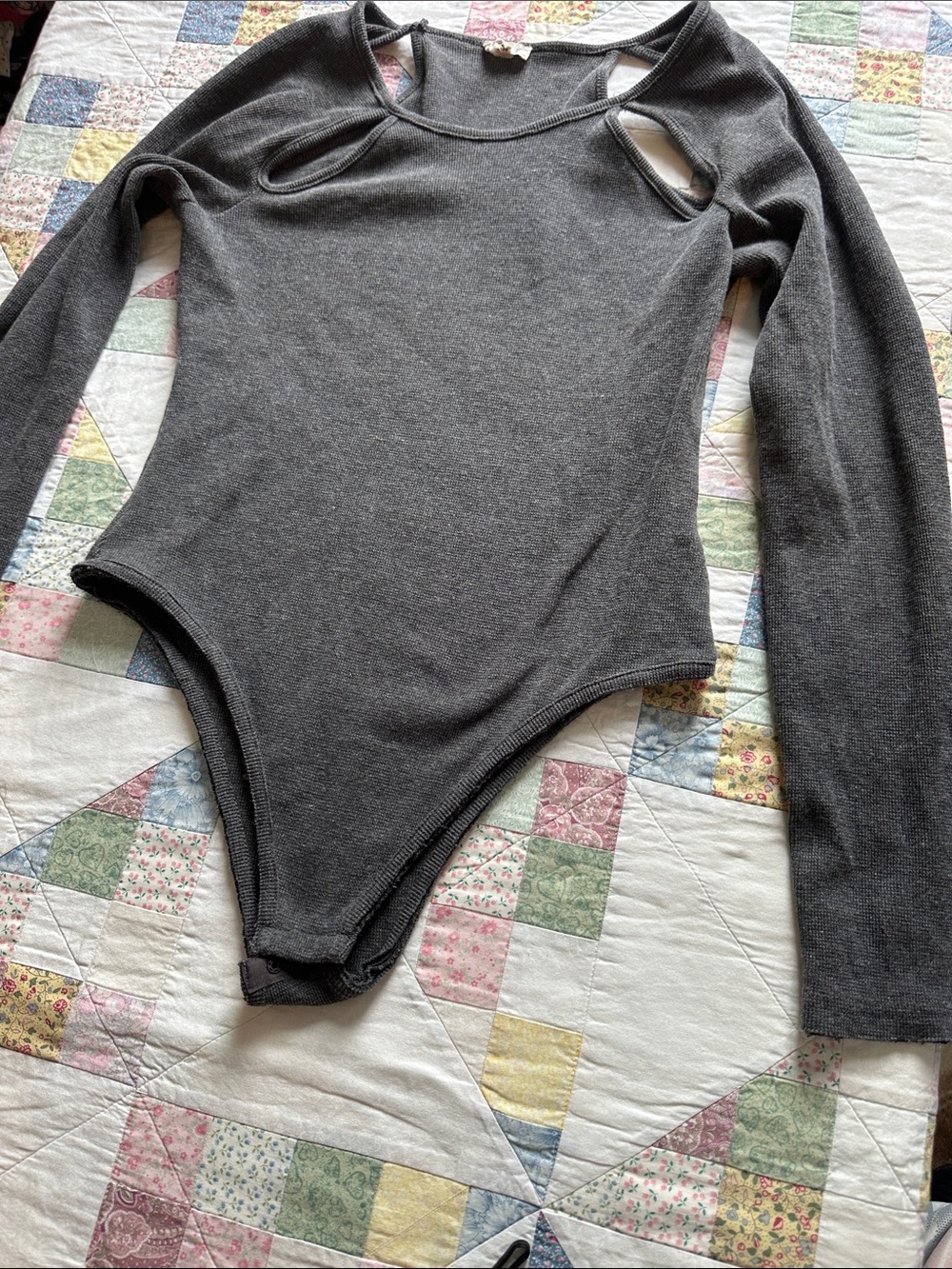 W—POL Lightweight Knit Sweater in Charcoal Gray